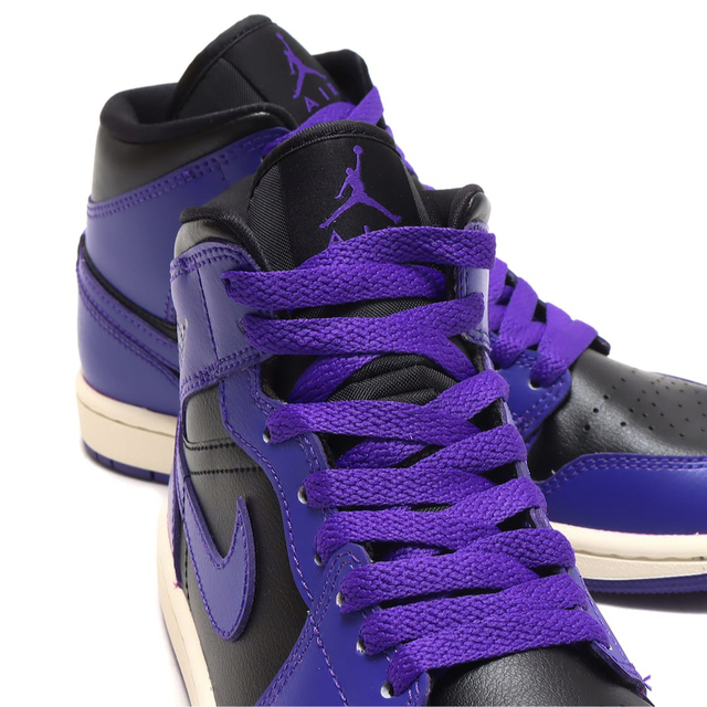 NIKE(ナイキ)のNike WMNS Air Jordan 1 Mid Purple and  メンズの靴/シューズ(スニーカー)の商品写真