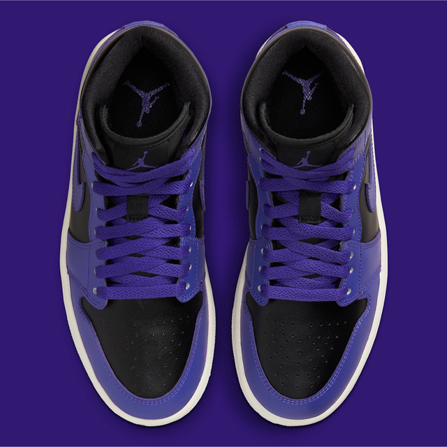 NIKE(ナイキ)のNike WMNS Air Jordan 1 Mid Purple and  メンズの靴/シューズ(スニーカー)の商品写真