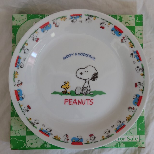 SNOOPY(スヌーピー)のSNOOPY スヌーピー　絵皿　2個セット　ローソン　非売品　ノベルティ インテリア/住まい/日用品のキッチン/食器(食器)の商品写真