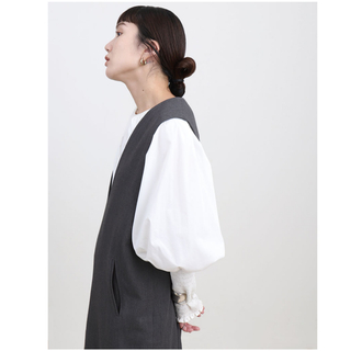 hormeホルメ  Mutton sleeve shirring blouse