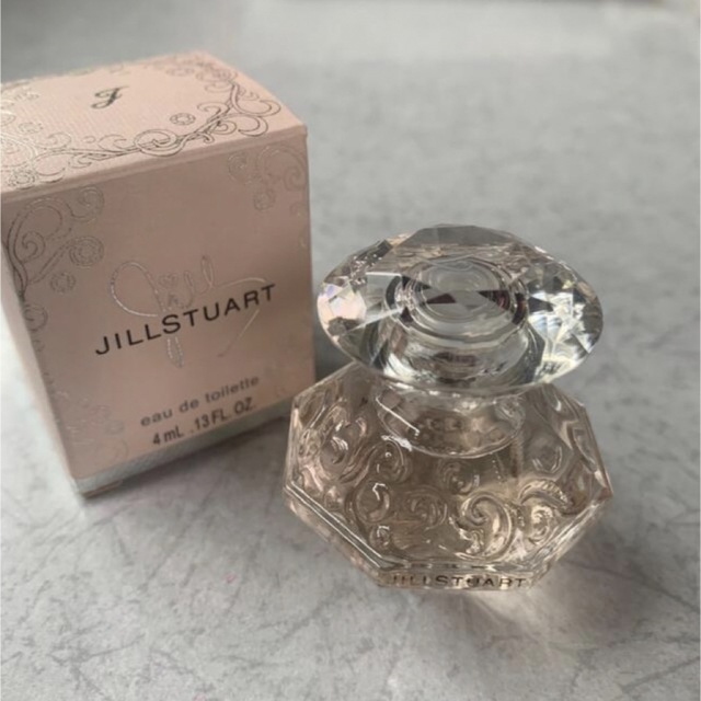 JILL by JILLSTUART(ジルバイジルスチュアート)のジルバイジルスチュアート オードトワレ コスメ/美容の香水(香水(女性用))の商品写真