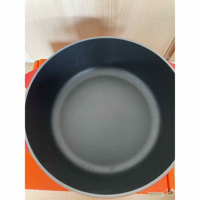 LE CREUSET(ルクルーゼ)の★Luminousさま専用★ル・クルーゼ 鍋 20センチ ブラックマット インテリア/住まい/日用品のキッチン/食器(鍋/フライパン)の商品写真