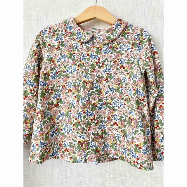 Boden(ボーデン)のBaby Boden 襟付き　花柄シャツ3-4歳104cm 美品 キッズ/ベビー/マタニティのキッズ服女の子用(90cm~)(Tシャツ/カットソー)の商品写真