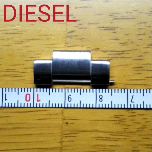 DIESEL(ディーゼル)の部品屋★ DIESEL 腕時計 長さ調整用コマ　2個★ メンズの時計(金属ベルト)の商品写真