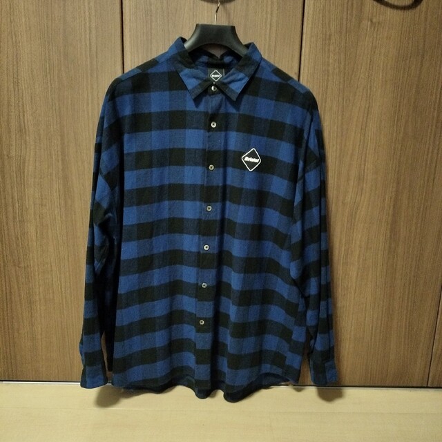 クリスマスローズ F.C.R.B BIG LOGO S/S BAGGY SHIRT | maximise.mu