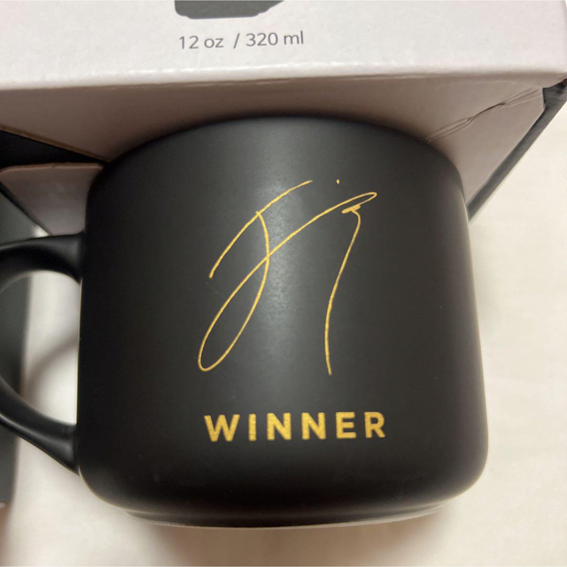 WINNER(ウィナー)のWINNER DROPTOP サイン マグカップ ジヌ エンタメ/ホビーのCD(K-POP/アジア)の商品写真