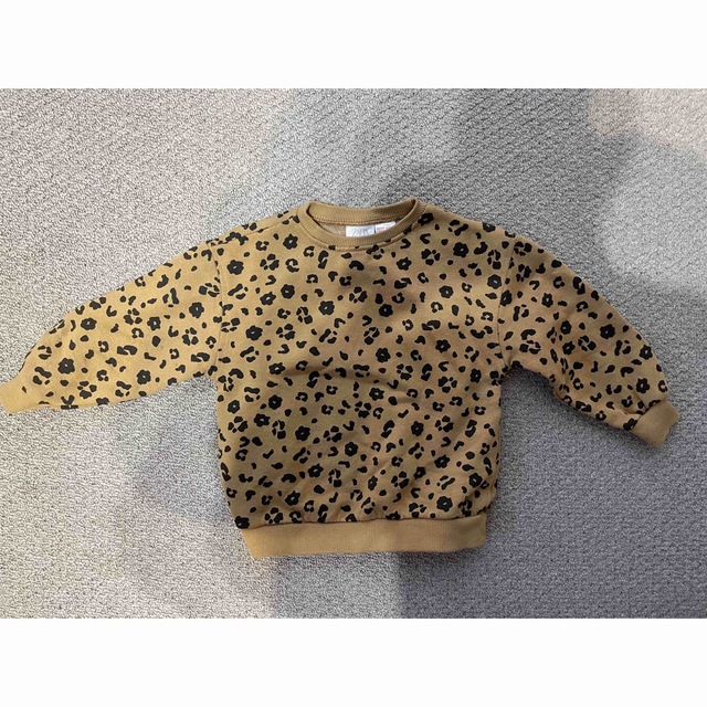 ZARA KIDS(ザラキッズ)のZARA kids レオパード柄トレーナー キッズ/ベビー/マタニティのベビー服(~85cm)(トレーナー)の商品写真