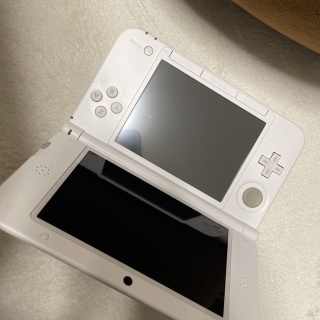 Nintendo 3DS  LL 本体ピンク/ホワイト　別売アダプタ＋ケース付 3