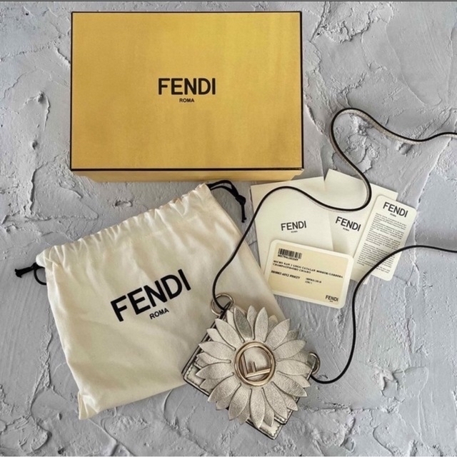 FENDI - FENDI マイクロ　ミニ　バッグ