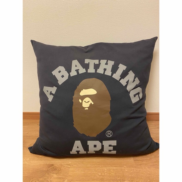 A BATHING APE  クッション