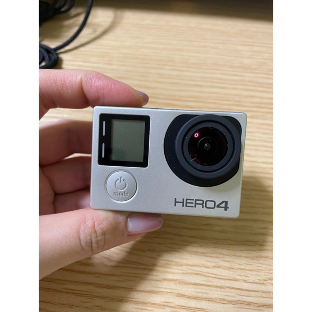 中古品】GoPro 4 すさまじい 本体 バッテリー3つ、リモコン他アクセサリー付 中古品】GoPro 4 すさまじい 本体 バッテリー3つ、リモコン他アクセサリー付