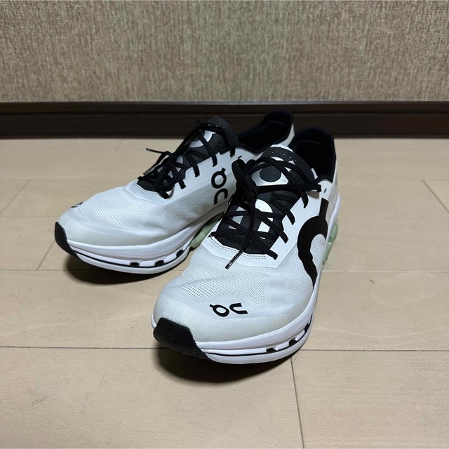 新品】On Cloudboom Echo クラウドブームエコー 27.5 女の子向け