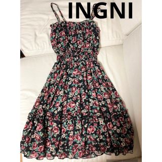 イング(INGNI)のINGNI イング　ワンピース　花柄　バラ柄　黒　赤　シフォン　ワンピ　ミニ(ひざ丈ワンピース)