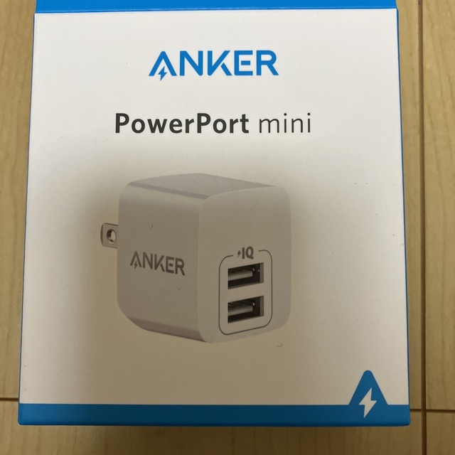 Anker(アンカー)のANKER USB急速充電器 POWERPORT MINI スマホ/家電/カメラのスマートフォン/携帯電話(バッテリー/充電器)の商品写真