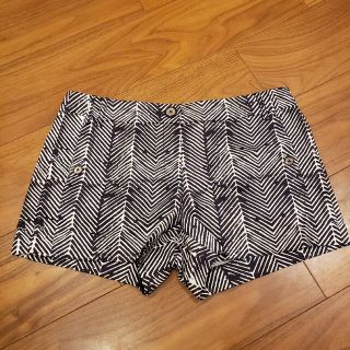 【美品】TORY BURC 羊革　ショートパンツ