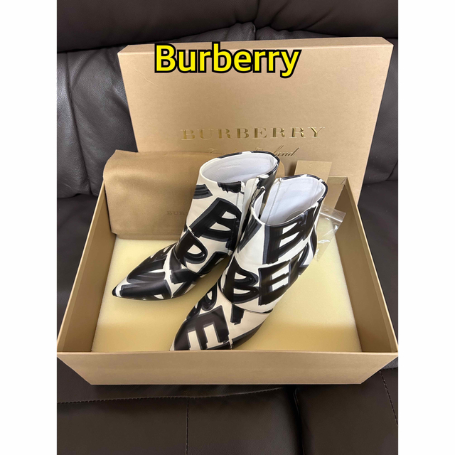 リカルドティッシBurberry ストリートペイントブーツ リカルドティッシBurberry ストリートペイントブーツ