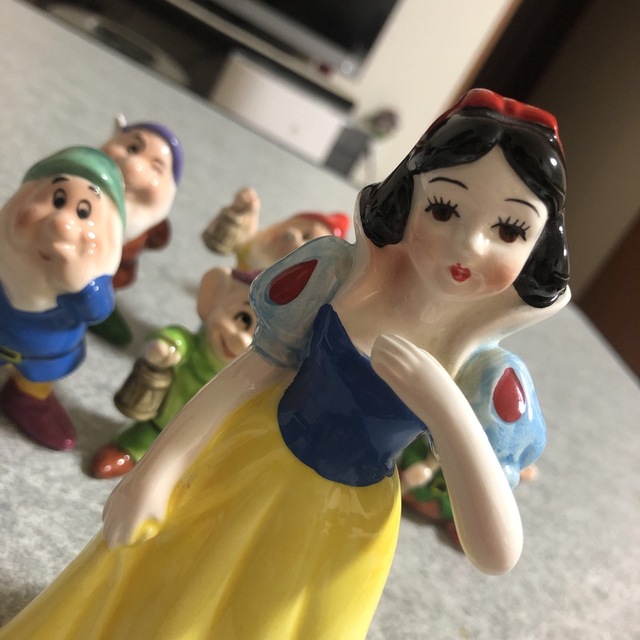 Disney - 白雪姫と７人の小人 陶器の人形の通販 by マイ｜ディズニー