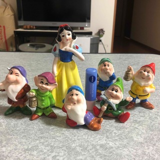 ディズニー(Disney)の値下げしました！白雪姫と７人の小人　陶器の人形(置物)