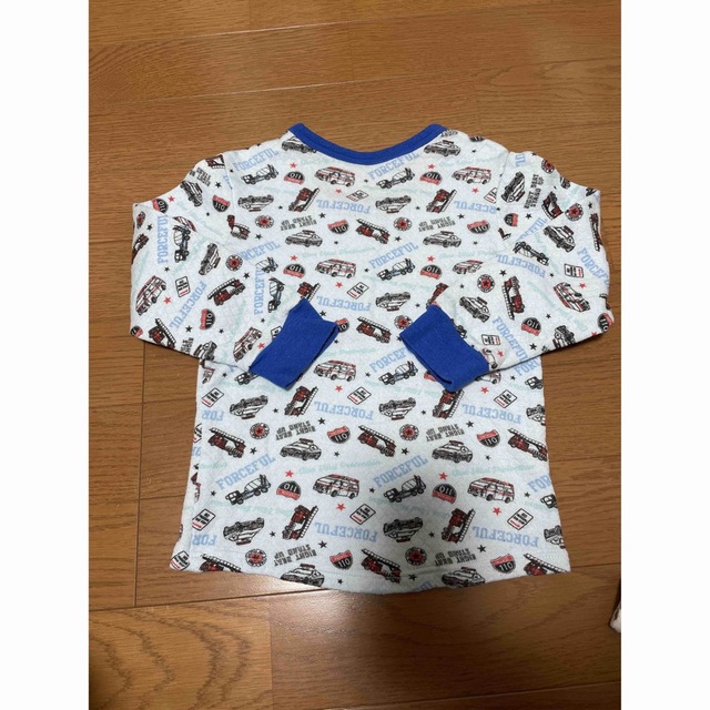 働く車　ニット肌着100(110)2枚組　 キッズ/ベビー/マタニティのキッズ服男の子用(90cm~)(下着)の商品写真