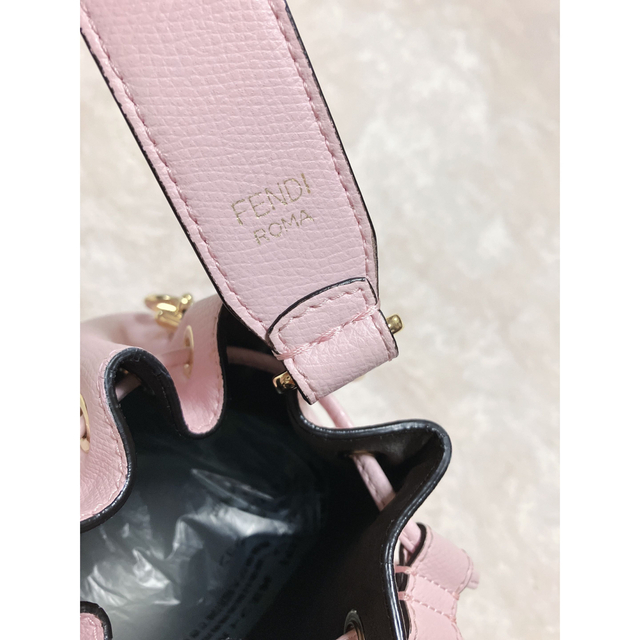 FENDI(フェンディ)のFENDI  モントレゾール/chanel gucci VUITTON レディースのバッグ(ショルダーバッグ)の商品写真