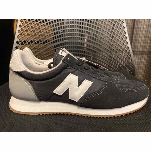【値下げしました】ニューバランス new balance U220HB 1