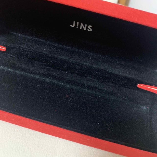 JINS(ジンズ)のJINS 　ジンズ　メガネケース　メガネ入れ　赤 レディースのファッション小物(サングラス/メガネ)の商品写真