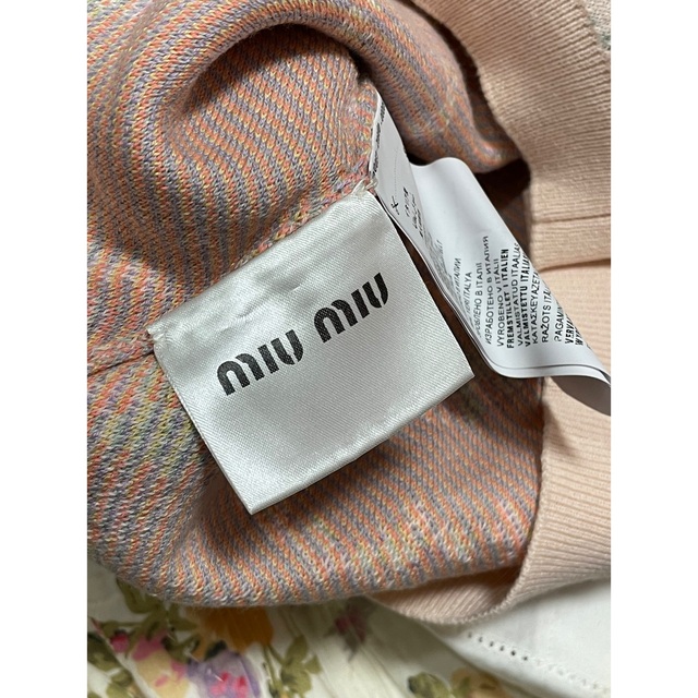 miumiu(ミュウミュウ)のmiumiu 花柄ニットトップス レディースのトップス(カットソー(半袖/袖なし))の商品写真