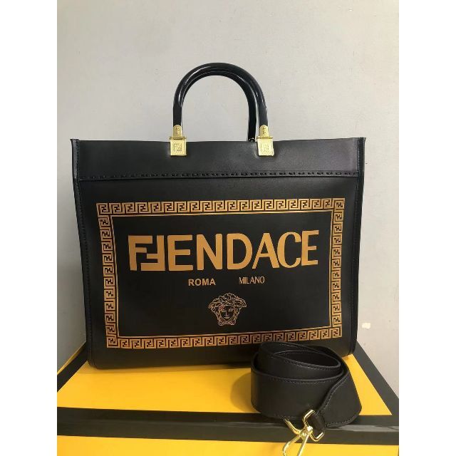 種類豊富な品揃え FENDI - FENDI ミディアム ブラックレザー ショッパー トートバッグ