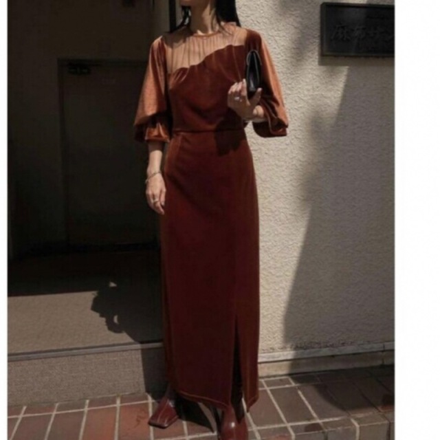 Ameri VINTAGE(アメリヴィンテージ)のAmeriVintage VELOURS CURVE DRESS VINTAGE レディースのワンピース(ロングワンピース/マキシワンピース)の商品写真