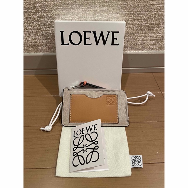 大人も着やすいシンプルファッション LOEWE - 即日発送 LOEWE コイン