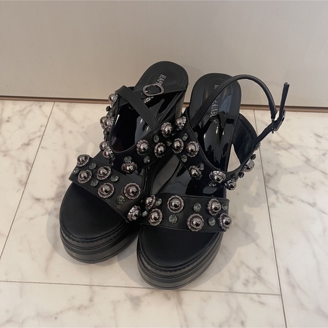 サンダル 新品 厚底 スニーカー ブラック ビジュー 24.0〜24.5㎝ レディースの靴/シューズ(サンダル)の商品写真