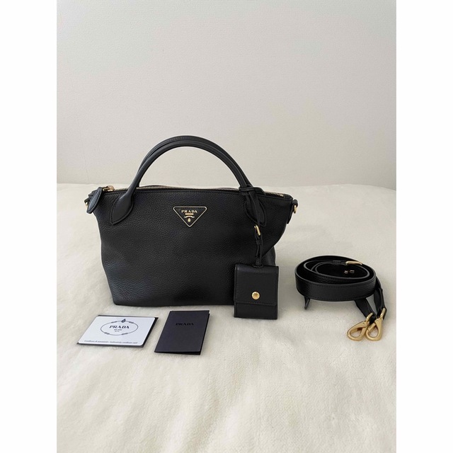 PRADA(プラダ)のPRADA プラダ　ショルダーバッグ　1BA111  VIT.DAINO  黒 レディースのバッグ(ショルダーバッグ)の商品写真