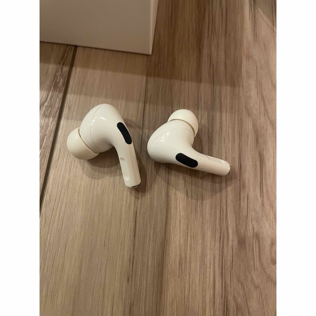 Apple(アップル)のAirPods Pro MWP22J/A スマホ/家電/カメラのオーディオ機器(ヘッドフォン/イヤフォン)の商品写真