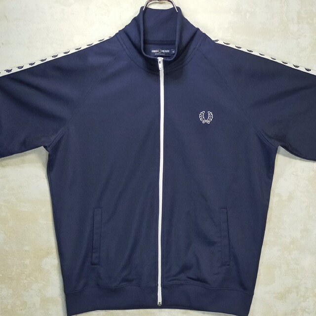 FRED PERRY(フレッドペリー)の【希少サイズ】フレッドペリー 3XL トラックジャケット ネイビー 紺 白 ロゴ メンズのトップス(ジャージ)の商品写真