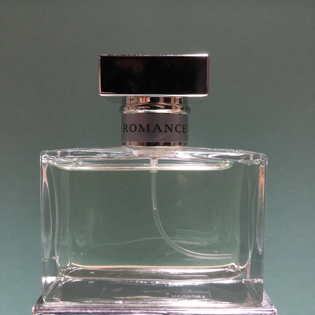 Ralph Lauren(ラルフローレン)のラルフローレン　ロマンス　50ml コスメ/美容の香水(香水(女性用))の商品写真