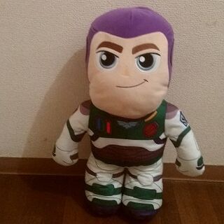 トイストーリー(トイ・ストーリー)のバズライトイヤー　ギガジャンボぬいぐるみ(ぬいぐるみ)