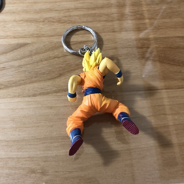 ハイクオリティキーホルダー　孫悟空　ドラゴンボール　フィギュア　7l 超サイヤ人