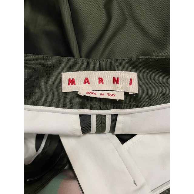 Marni(マルニ)のMARNI カーキパンツ レディースのパンツ(カジュアルパンツ)の商品写真