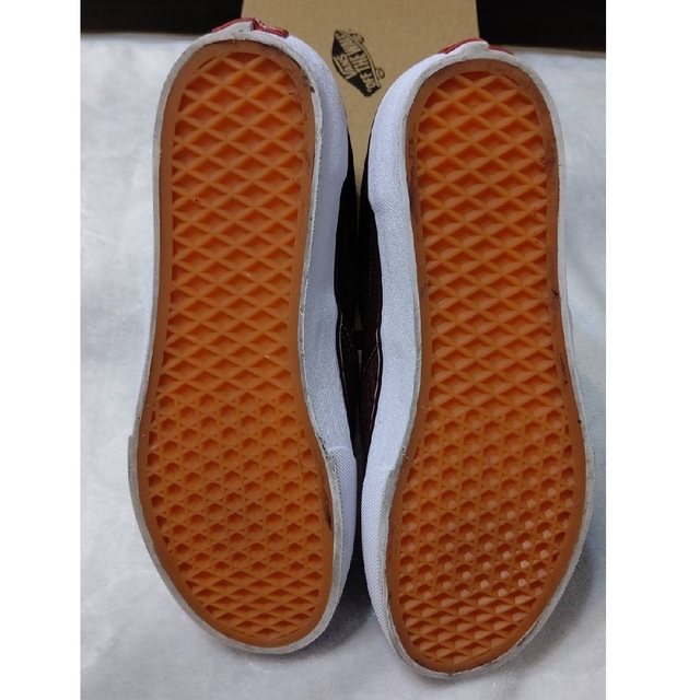 VANS(ヴァンズ)のバンズ V98CF RK SLIP ON CHOCO/WHITE 28cm メンズの靴/シューズ(スリッポン/モカシン)の商品写真