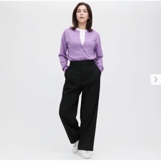 ユニクロ(UNIQLO)のユニクロ　タックワイドパンツ（丈標準69～71cm）(カジュアルパンツ)