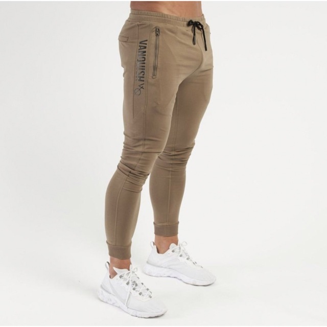 VANQUISH(ヴァンキッシュ)のVQfit TRIUMPH TAPERED SWEATPANTS スポーツ/アウトドアのトレーニング/エクササイズ(トレーニング用品)の商品写真