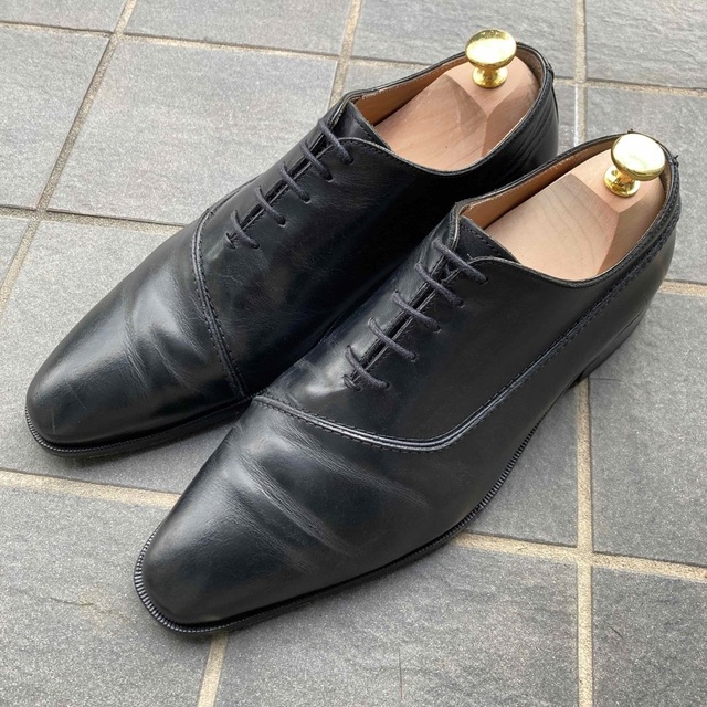 美品 イタリア製 革靴 バイアス ストレートチップ 25.5cm 黒 ブラック メンズの靴/シューズ(ドレス/ビジネス)の商品写真