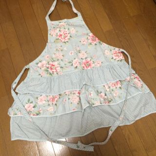 ローラアシュレイ(LAURA ASHLEY)の美品 ローラアシュレイ エプロン(ルームウェア)