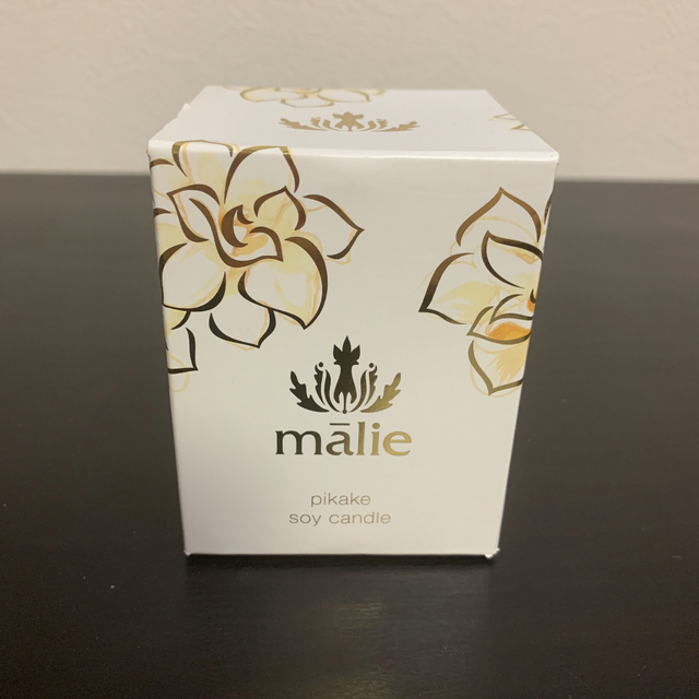 Malie Organics(マリエオーガニクス)の【新品♡未使用】Soy Candle Pikake ハンドメイドのインテリア/家具(アロマ/キャンドル)の商品写真