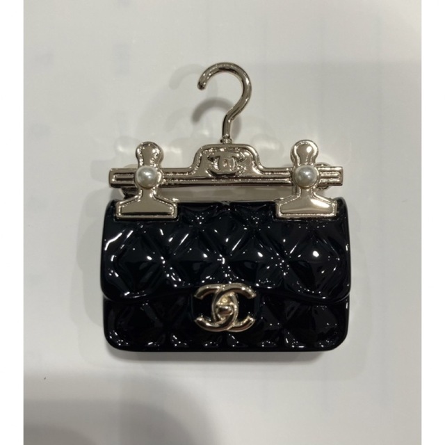 CHANEL シャネルショルダーバッグマトラッセバッグブローチブラック