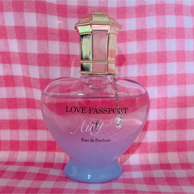 Love Passport(ラブパスポート)のラブパスポート　香水　イット　エアリー　オードパルファム   40ml コスメ/美容の香水(香水(女性用))の商品写真