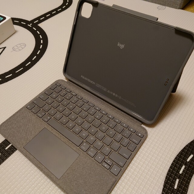 iPad Pro 2018 11インチ SIMフリー 256GB キーボード付き