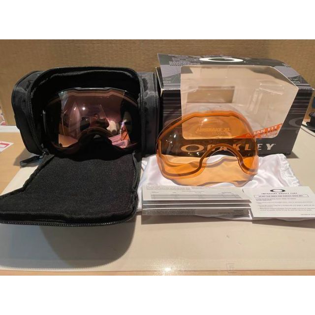 Oakley(オークリー)のOakley Airbrake XL ASIAN FIT　ソフトケース付き スポーツ/アウトドアのスノーボード(アクセサリー)の商品写真