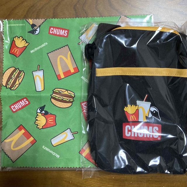 マクドナルド×CHUMS ミニショルダーバッグ クロスクリーナー | フリマアプリ ラクマ