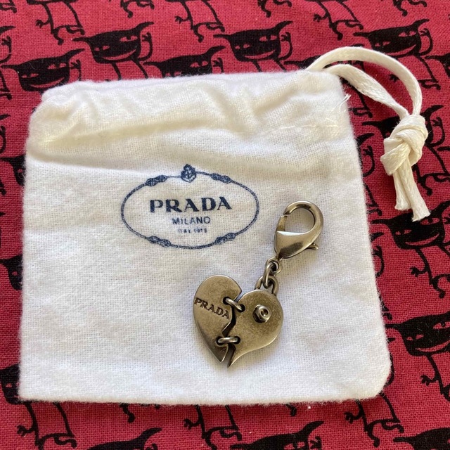 PRADA(プラダ)のPRADA ハートチャーム レディースのアクセサリー(チャーム)の商品写真